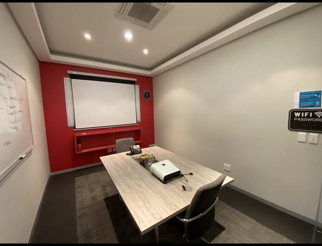 226M² OFFICE TO LET IN WOODSTOCK